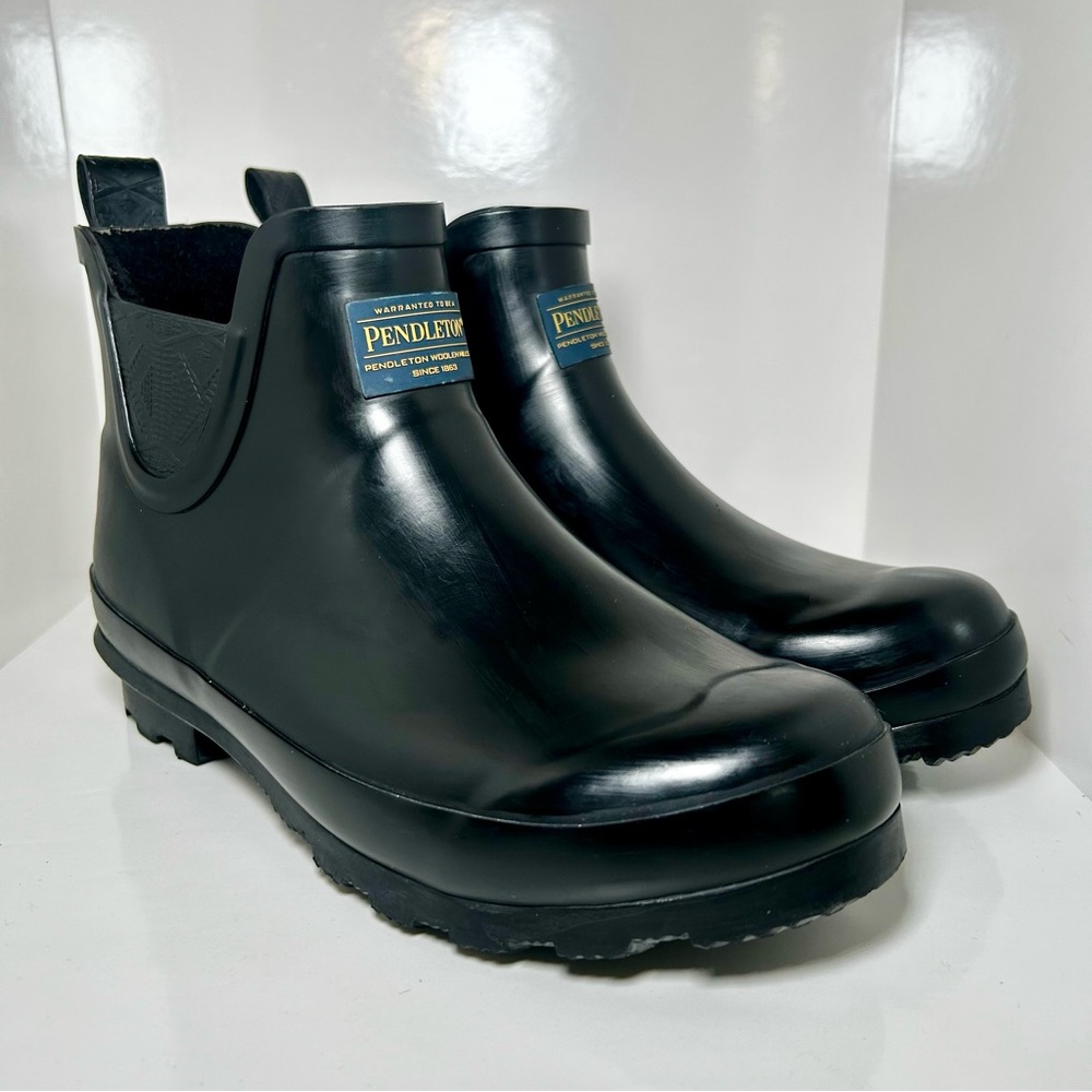 Pendleton Women’s Casual Black Lined Chelsea Rubber Rain Boots, Size 10
